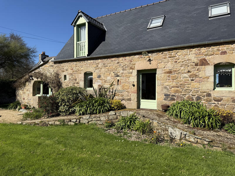 Maison - 230 m² - 11 pièces