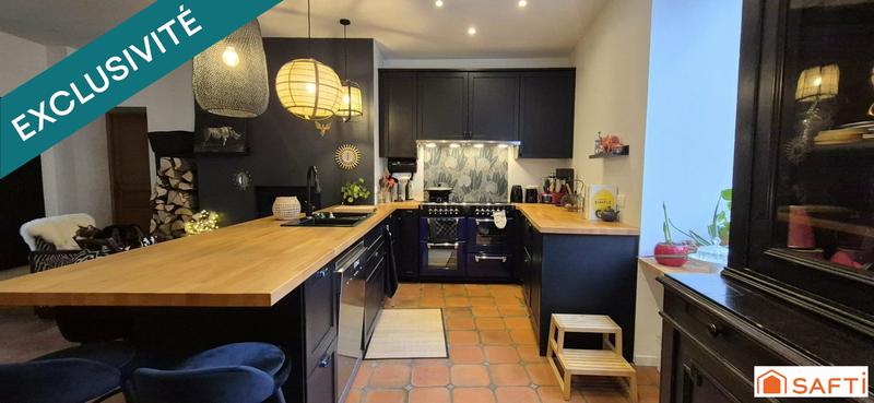 Maison - 205 m² - 8 pièces