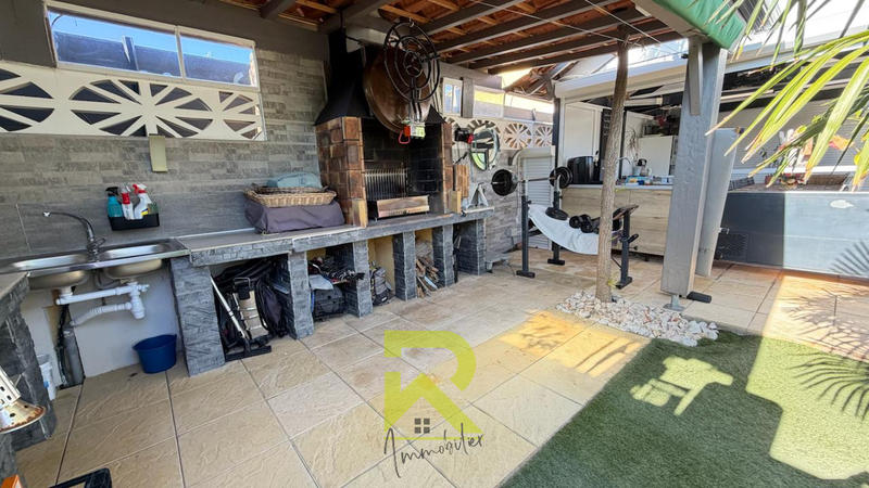 Maison - 93 m² - 4 pièces