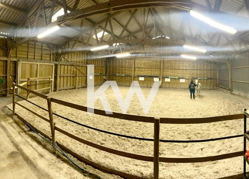 Maison - 220 m² - 7 pièces