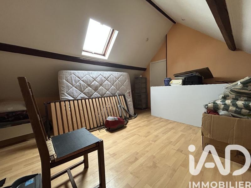 Maison - 99 m² - 9 pièces