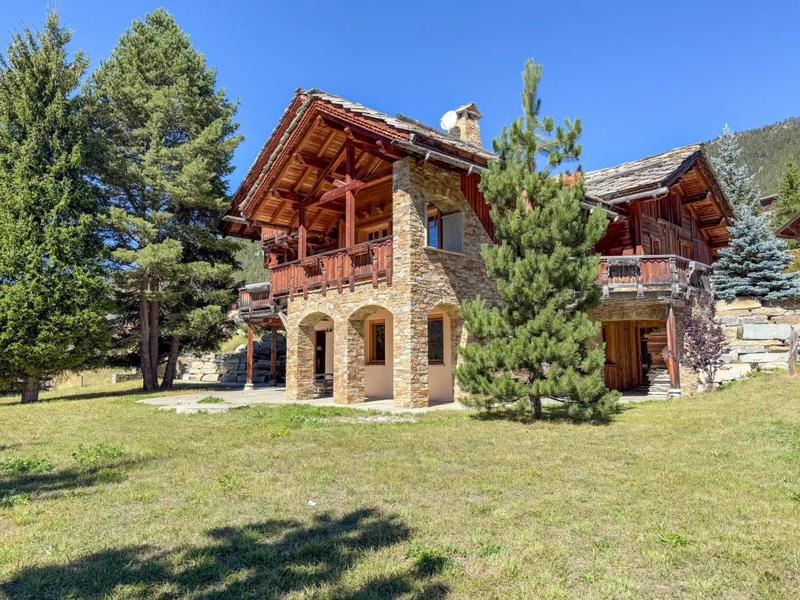 Châlet - 375 m² - 9 pièces