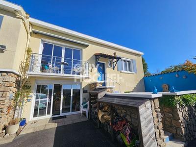 Maison - 169 m² - 6 pièces