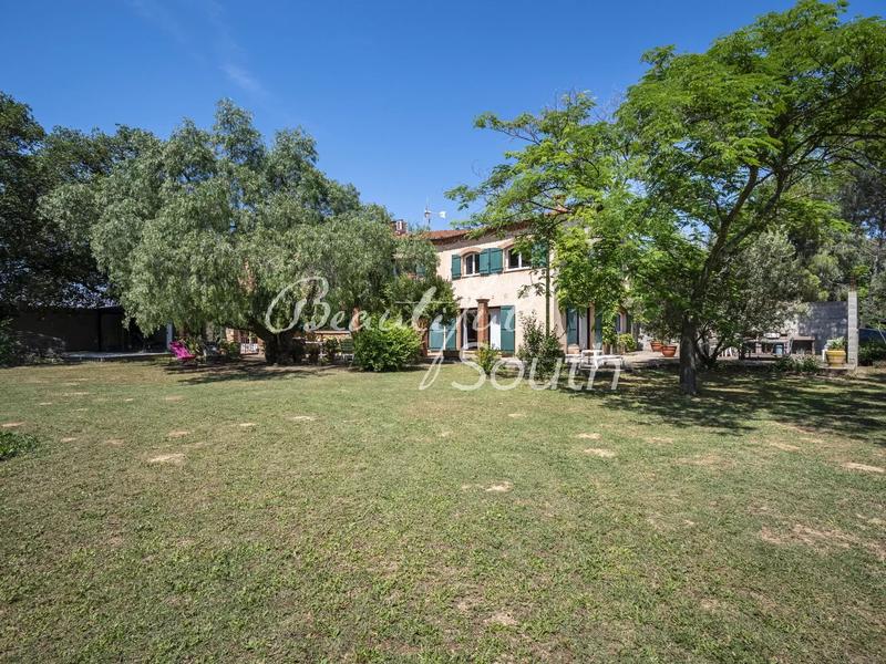 Mas - 345 m² - 10 pièces