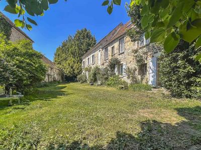 Maison - 383 m² - 17 pièces