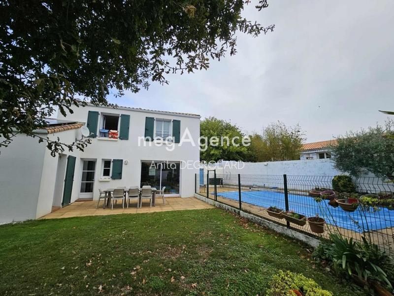 Maison traditionnelle - 140 m² - 6 pièces