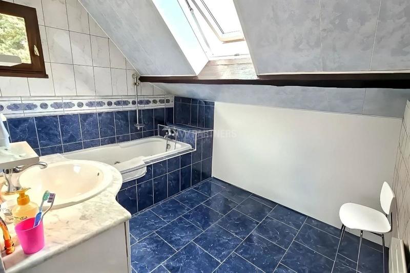 Maison - 268 m² - 7 pièces