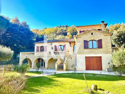 Maison - 222 m² - 6 pièces