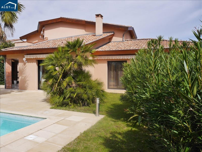 Maison - 169 m² - 6 pièces