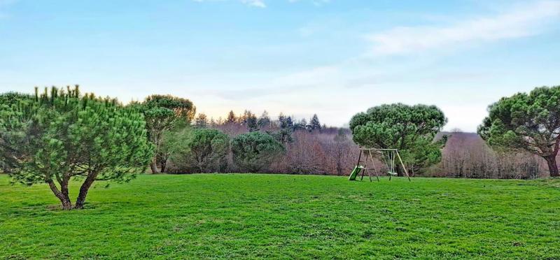 Maison - 377 m² - 7 pièces