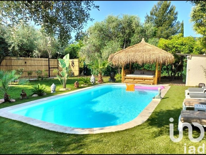 Maison - 202 m² - 5 pièces