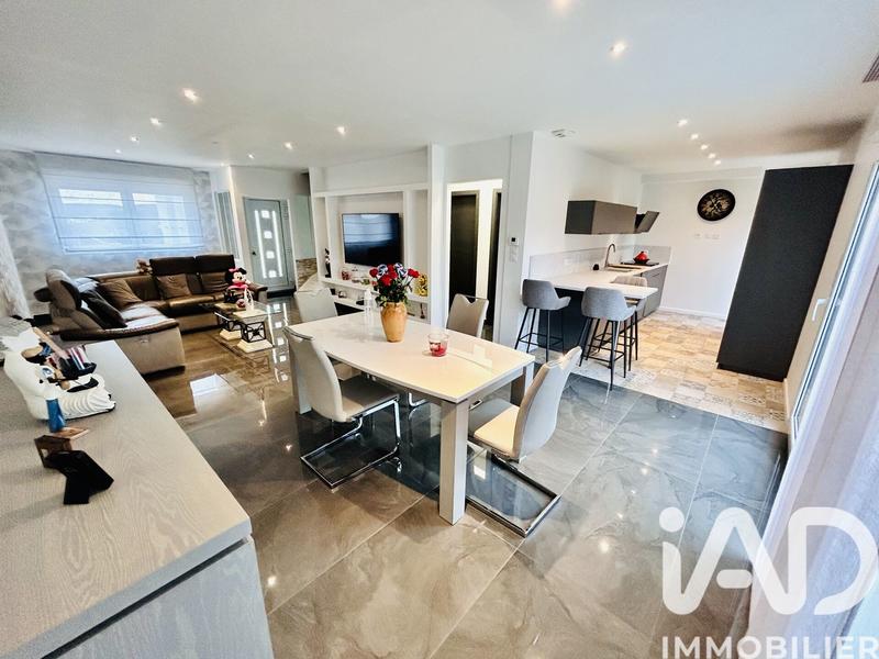 Maison - 140 m² - 5 pièces