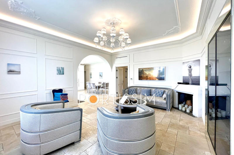 Villa - 220 m² - 11 pièces