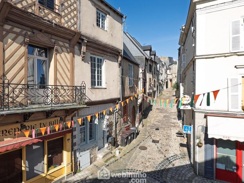 Immeuble - 180 m² - 11 pièces