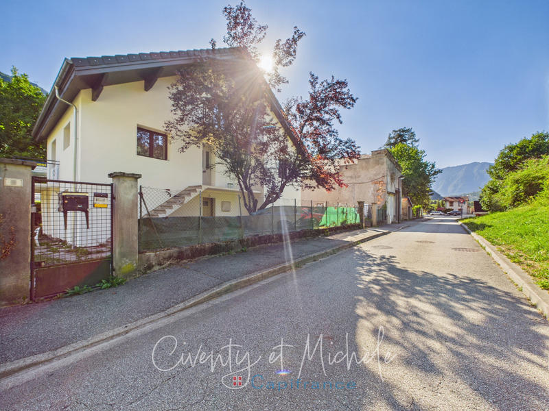 Maison - 155 m² - 8 pièces