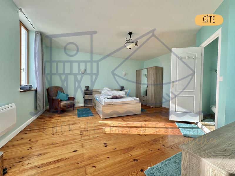 Maison ancienne - 387 m² - 8 pièces