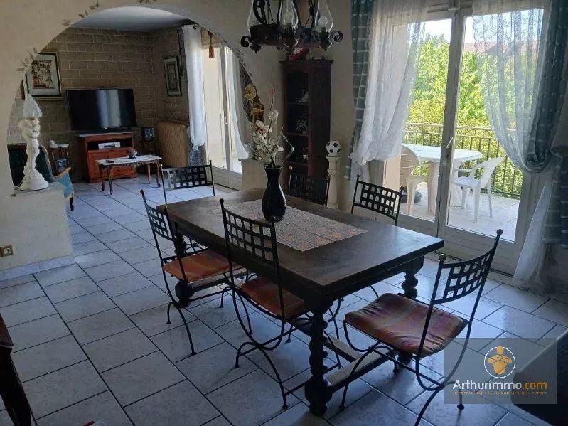 Maison - 200 m² - 6 pièces