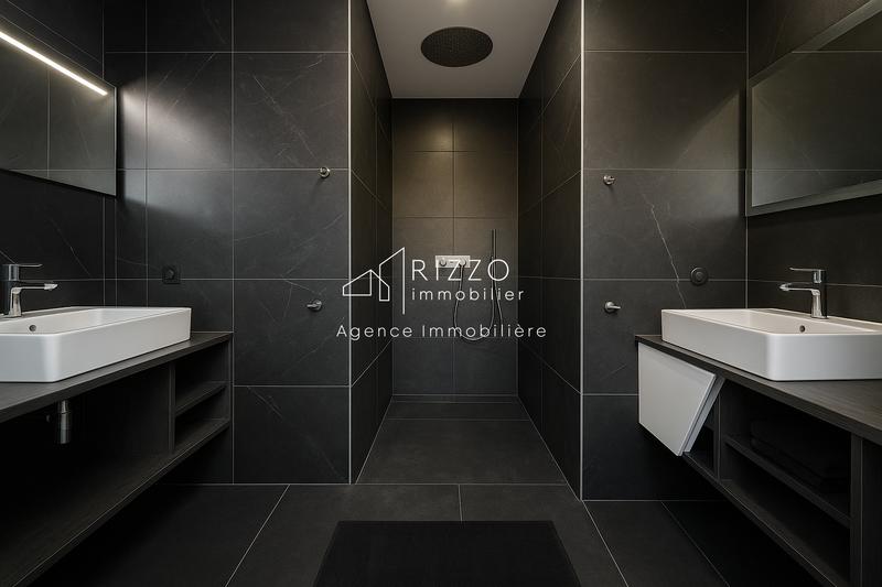 Appartement - 150 m² - 5 pièces