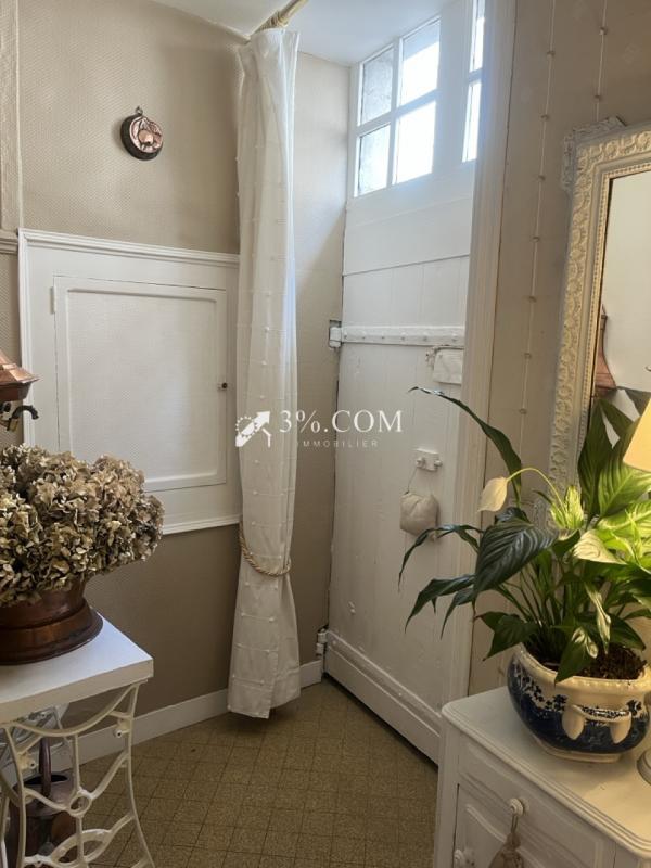 Demeure - 228 m² - 9 pièces