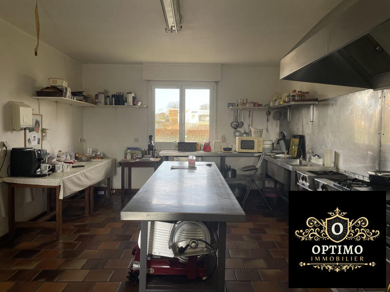 Maison - 210 m² - 8 pièces