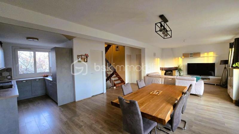 Maison - 140 m² - 8 pièces