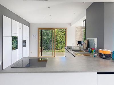 Maison - 325 m² - 11 pièces