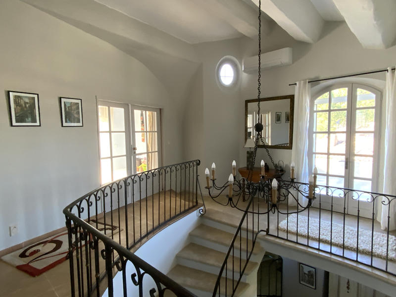 Maison - 273 m² - 6 pièces