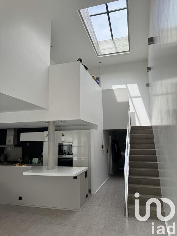 Maison - 180 m² - 5 pièces