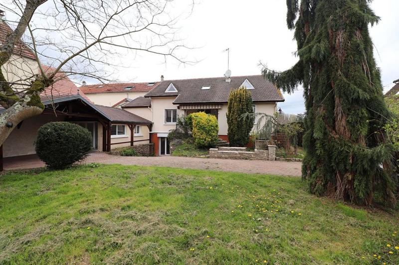 Maison - 185 m² - 8 pièces