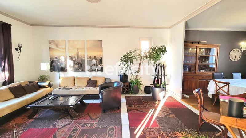 Maison - 157 m² - 7 pièces