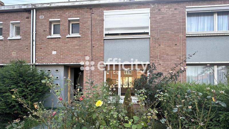 Maison - 99 m² - 5 pièces