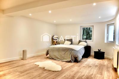 Maison de maîtres - 450 m² - 8 pièces