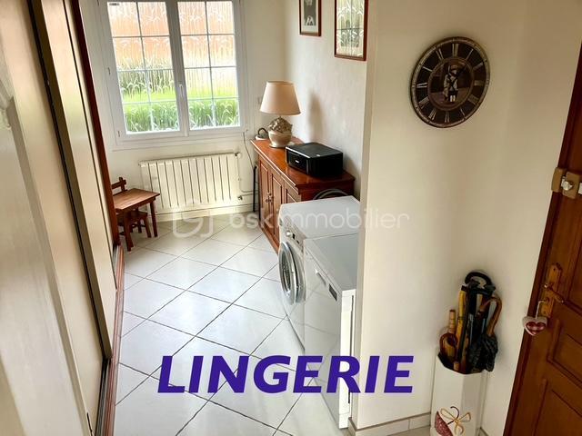 Maison - 230 m² - 7 pièces