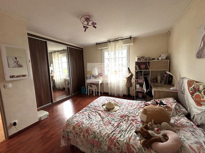 Maison traditionnelle - 135 m² - 6 pièces