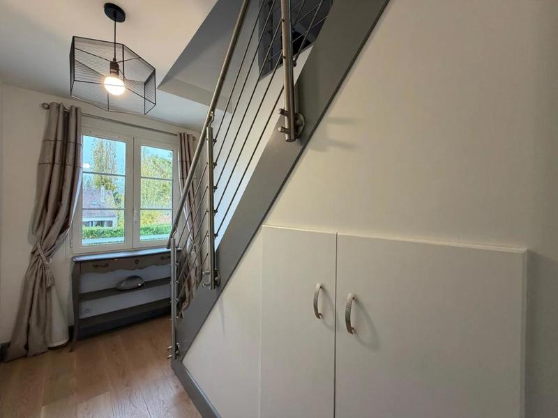 Maison - 230 m² - 8 pièces