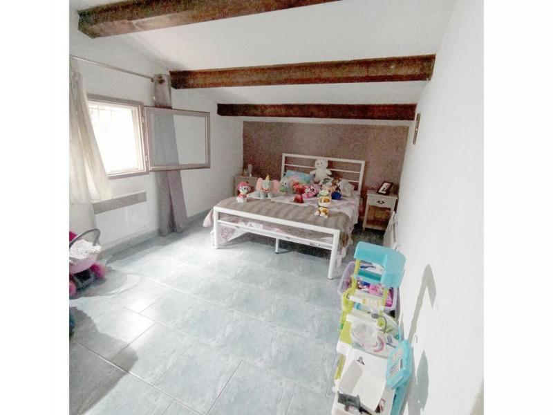 Propriété - 230 m² - 6 pièces