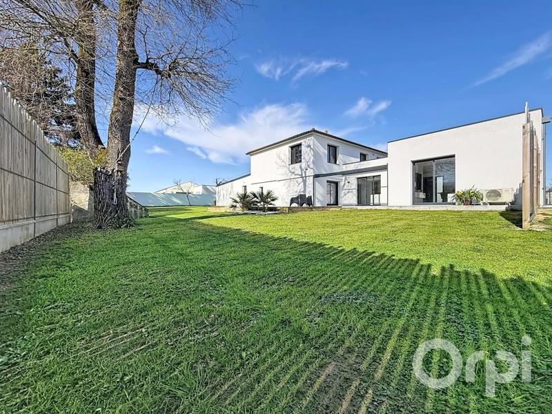 Maison de ville - 210 m² - 7 pièces