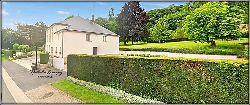 Maison - 243 m² - 8 pièces