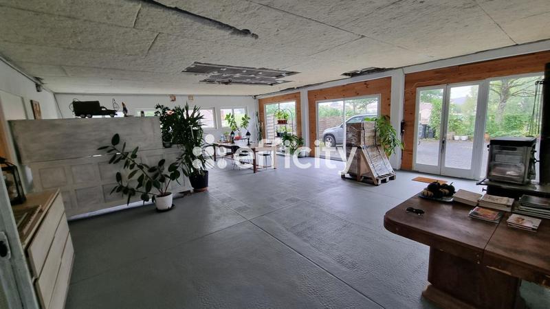 Maison - 205 m² - 8 pièces