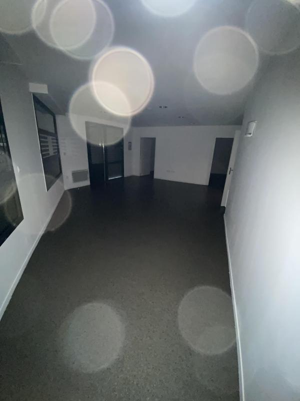 Bureau - 150 m² - 1 pièce