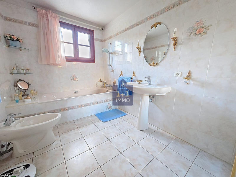 Maison - 178 m² - 5 pièces