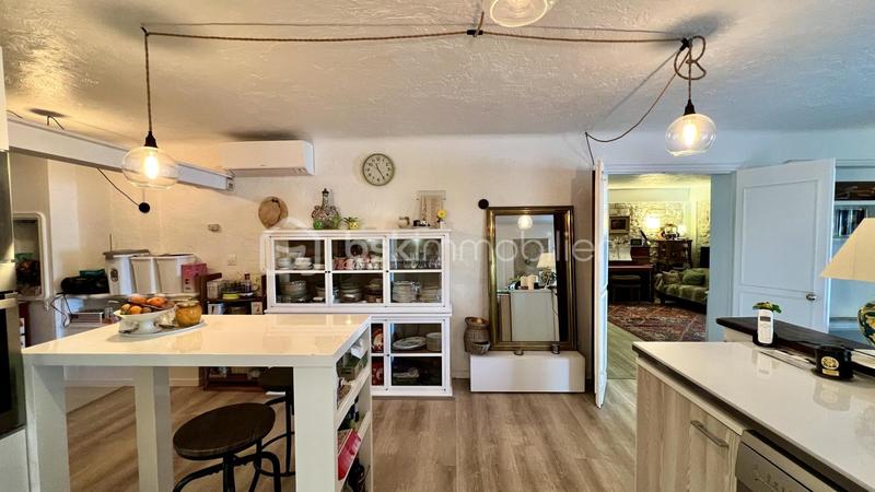 Propriété - 226 m² - 7 pièces