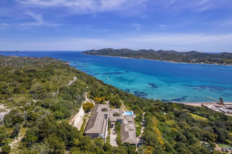 Propriété - 466 m² - 11 pièces