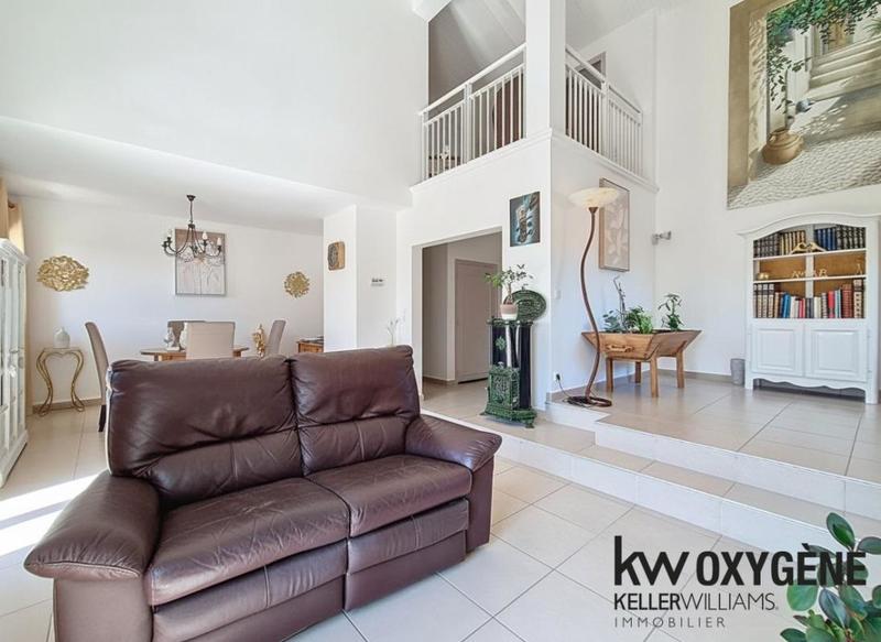 Villa - 215 m² - 12 pièces