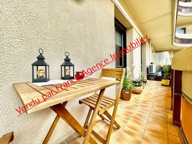 Appartement ancien - 87 m² - 4 pièces