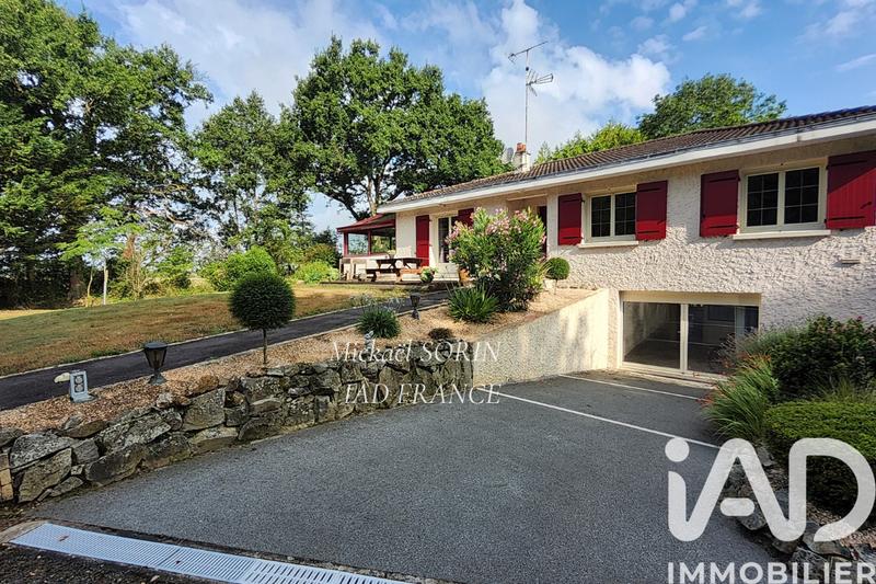 Maison - 200 m² - 7 pièces