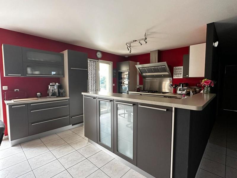 Maison - 182 m² - 6 pièces