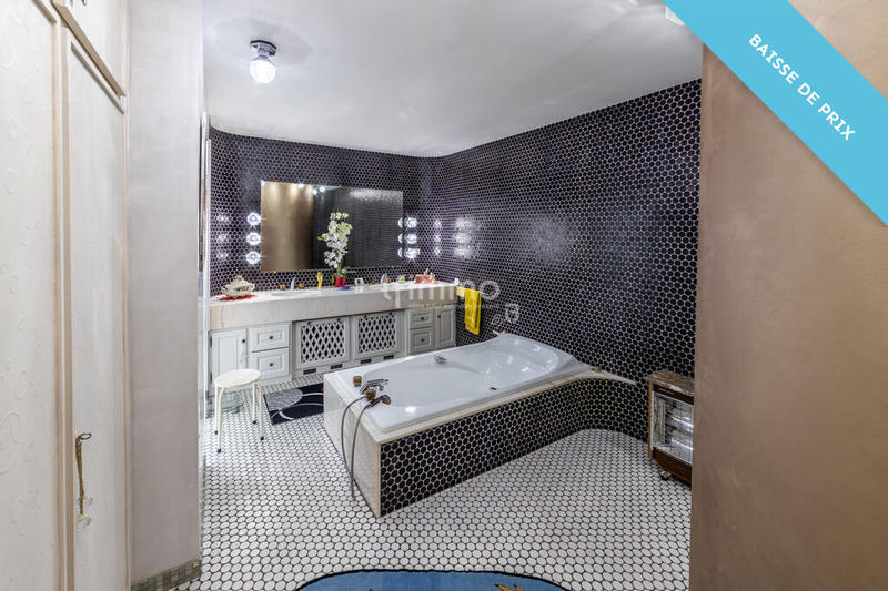 Maison - 270 m² - 5 pièces