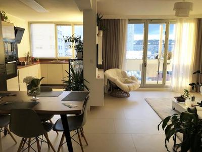 Appartement - 82 m² - 4 pièces