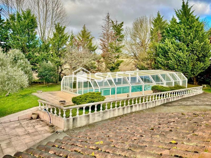 Maison - 375 m² - 22 pièces